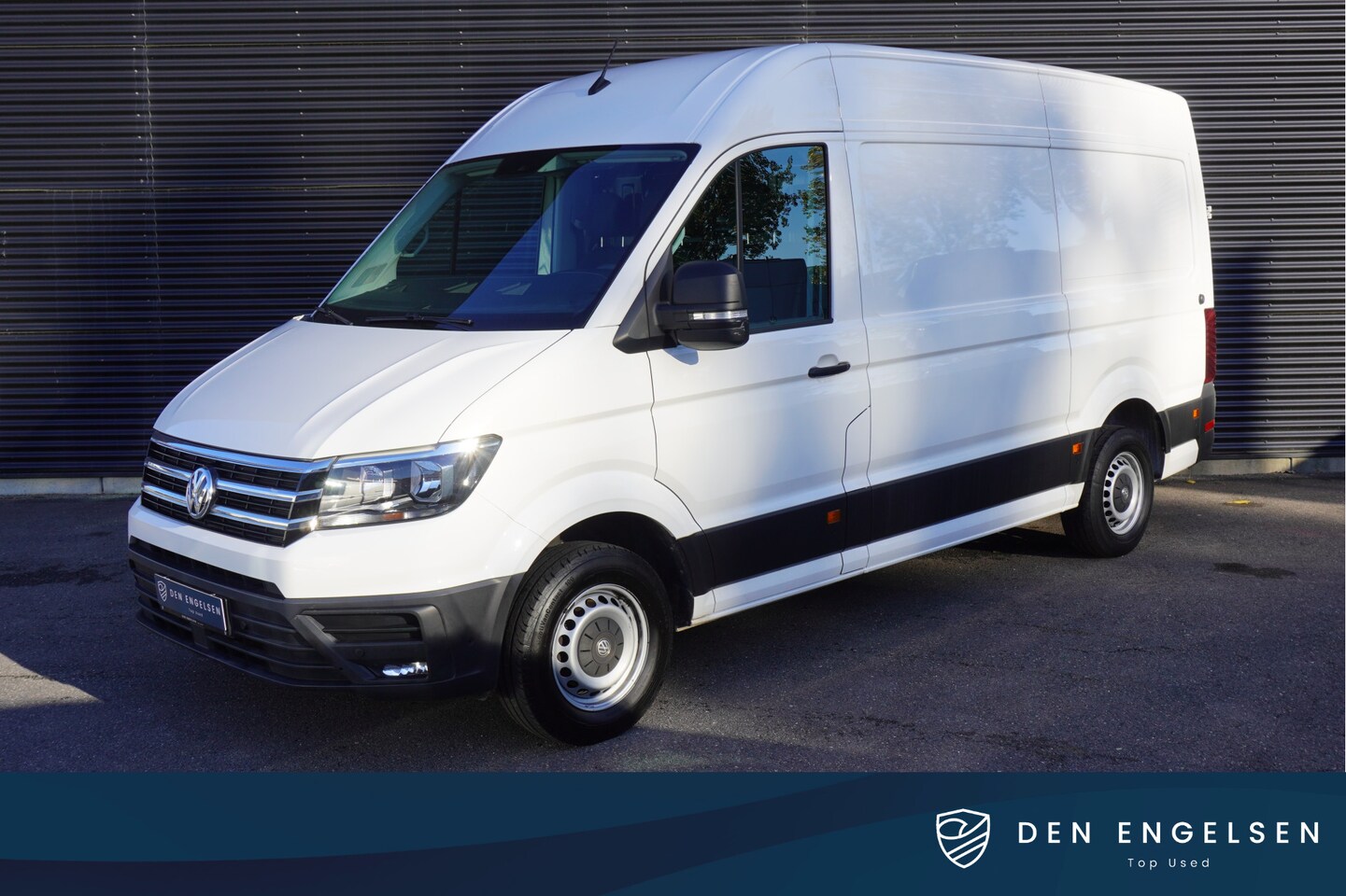 Volkswagen Crafter - 140pk Automaat L3H3/L2H2 Apple carplay Camera Navigatie Parkeersensoren Cruise control 3-z - AutoWereld.nl