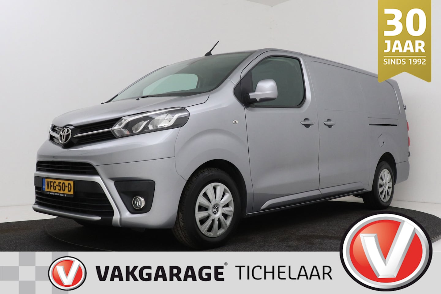 Toyota PROACE Long Worker - 2.0 D-4D Professional | Trekhaak | L3 | Betimmering | Climate Control | Camera | AUTOMAAT - AutoWereld.nl