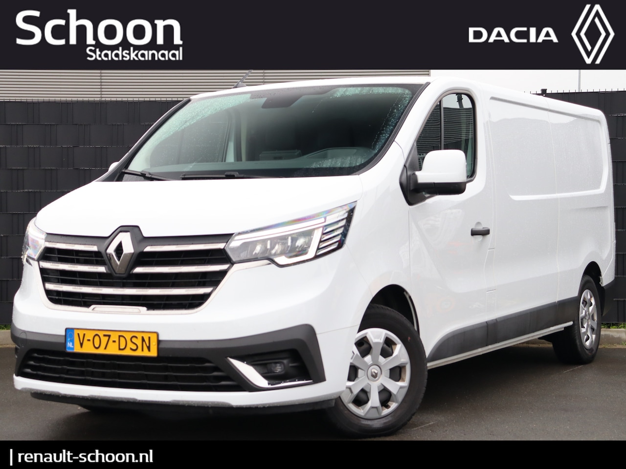 Renault Trafic - 2.0 dCi 110 T30 L2H1 Work Edition | Trekhaak | Carplay | Parkeersensoren | Airco - AutoWereld.nl