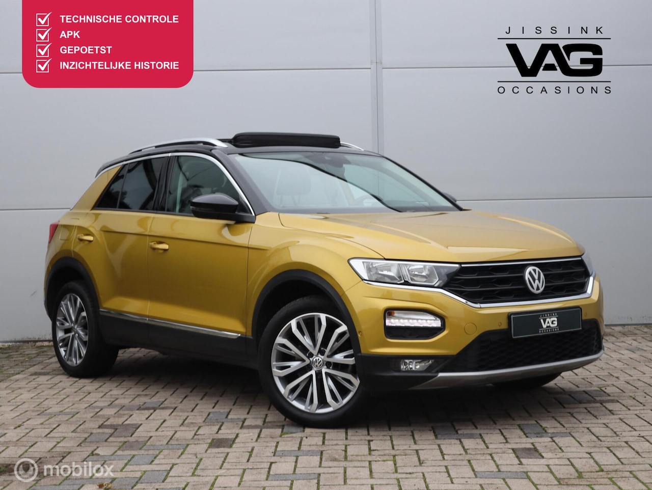 Volkswagen T-Roc - 1.0 TSI Trekhaak ACC Lane PDC Pano Stoelverwarming - AutoWereld.nl