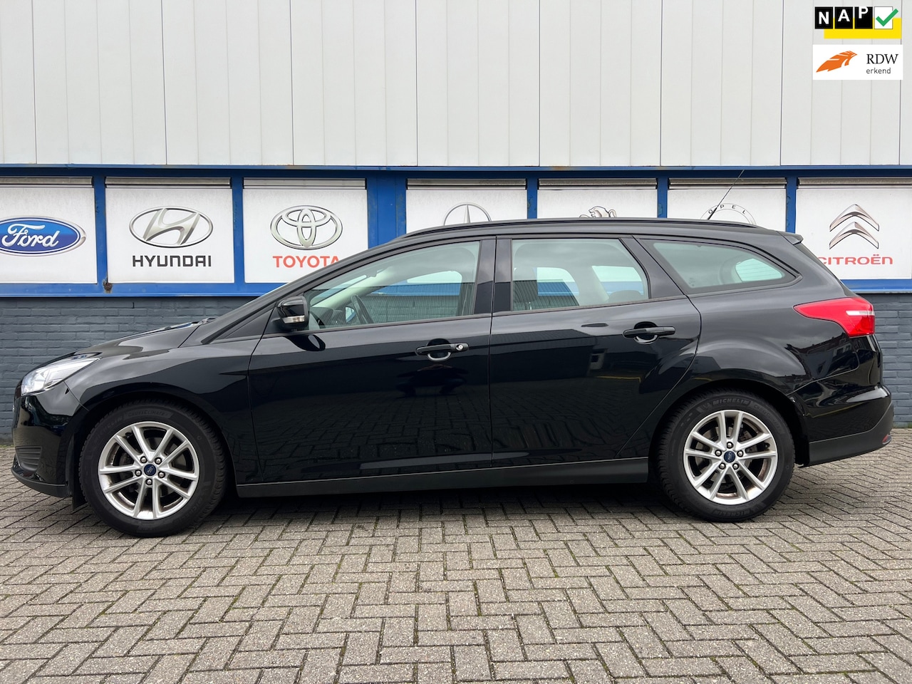 Ford Focus Wagon - 1.0 Trend 2016 123000km 5750eu - AutoWereld.nl
