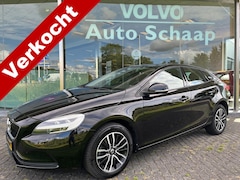 Volvo V40 - 2.0 T2 Nordic+ | Rijklaar incl garantie | Verwarmbaar voorruit LED koplampen Navigatie