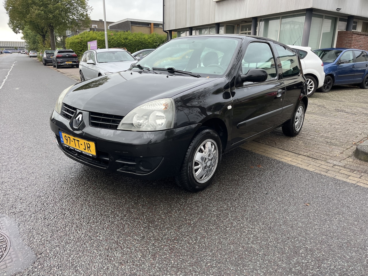 Renault Clio - 1.2 Campus Accès Nette en goed rijdende Clio met een Apk keuring t/m 15-04-2027 - AutoWereld.nl