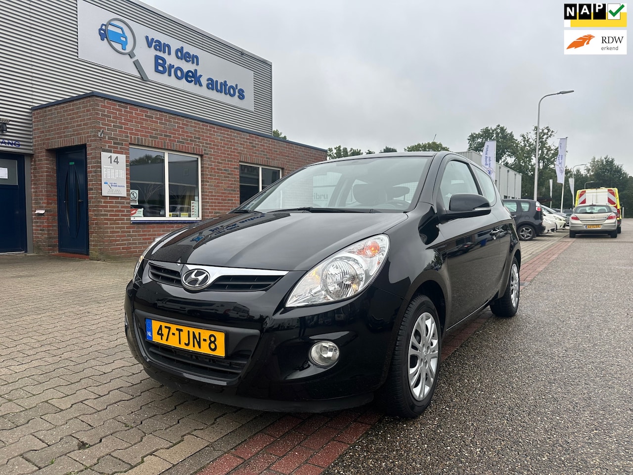 Hyundai i20 - /AUTOMAAT/ NAP lage km.stand/airco/audio/elektr.ramen/MOOI en UNIEK ! I20 1.4i i-Motion - AutoWereld.nl