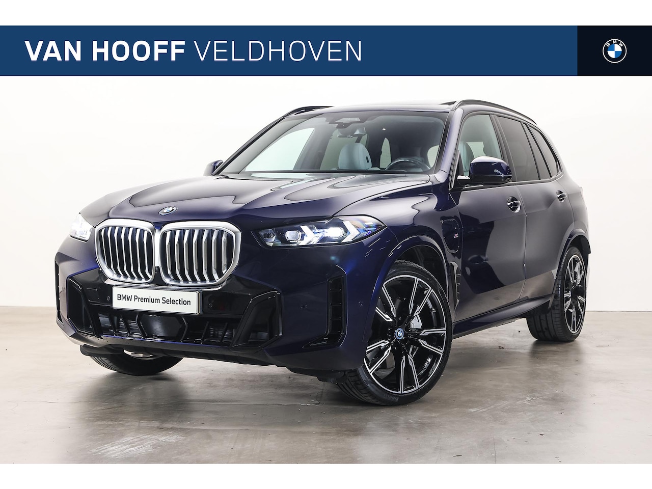 BMW X5 - xDrive50e M Sport Automaat / Panoramadak / Trekhaak / Sportstoelen / Soft-Close / Parking - AutoWereld.nl