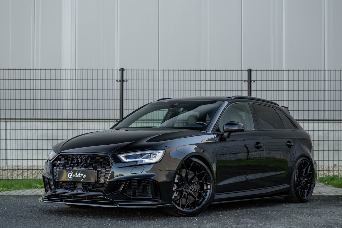 Audi A3 Sportback - 2.5 TFSI RS3 quattro|Keramisch|Schaal|B&O|Matrix - AutoWereld.nl