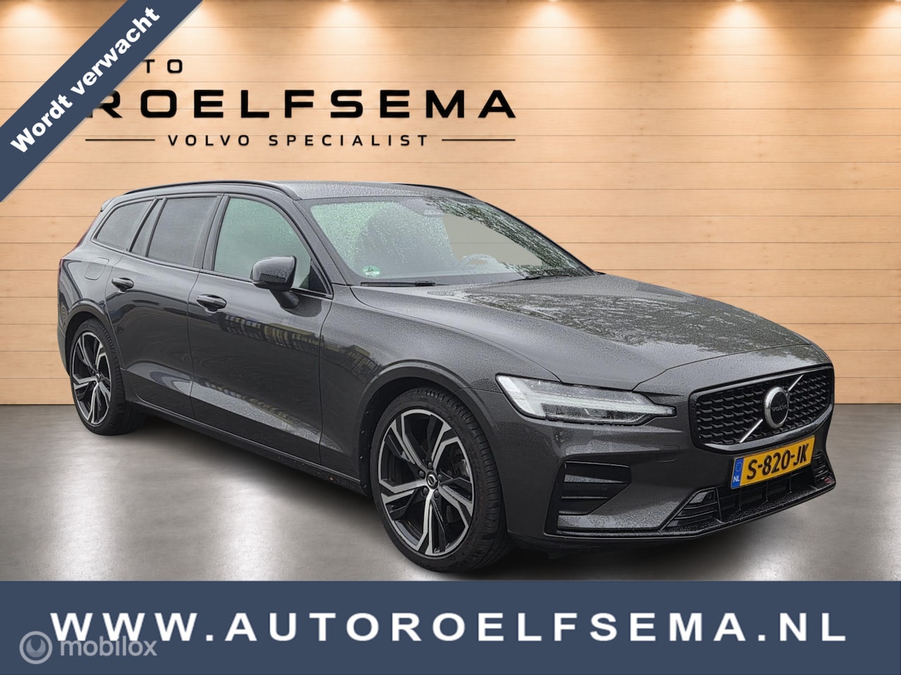 Volvo V60 - 2.0 B4 Plus Dark | Adaptieve Cruise | BLISS | Pilot Assist | Contour Stoelen | Verwarmbare - AutoWereld.nl