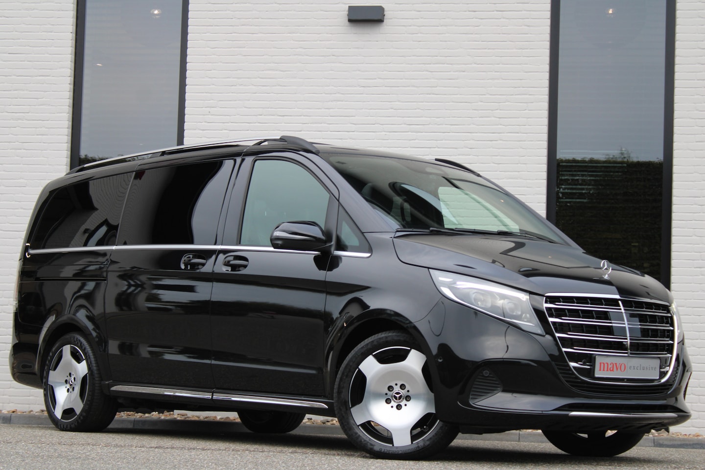 Mercedes-Benz V-klasse - 300d / AMG / Exclusive / DC / 4-matic / Luchtvering / Pano / Elec Stoelen / Burmester / Vo - AutoWereld.nl