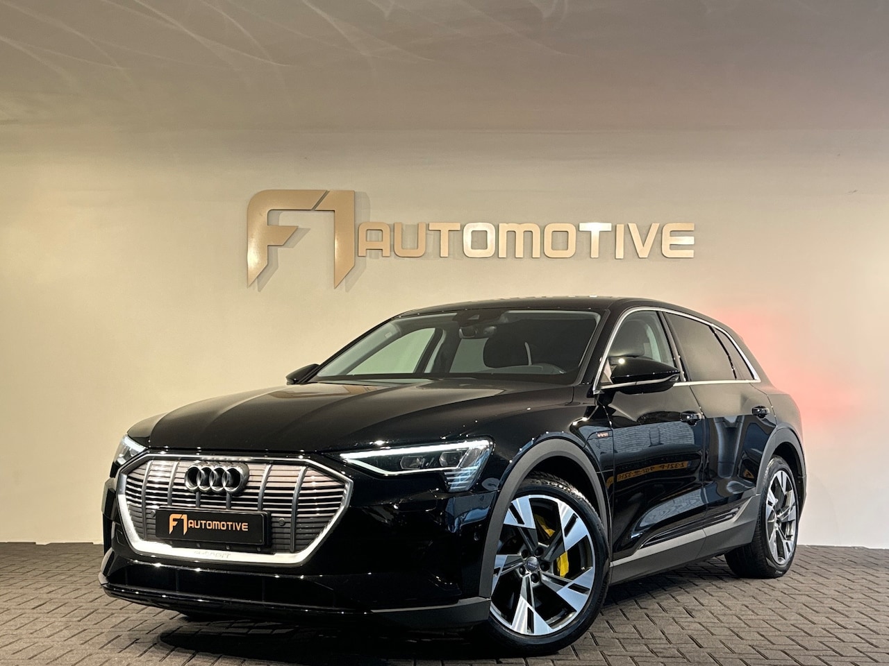 Audi e-tron - 55 quattro S edition 95 kWh Trekhaak|Luchtvering|Lane Assist - AutoWereld.nl