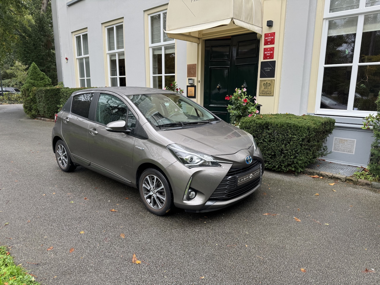 Toyota Yaris - 1.5 Hybrid Y20 1.5 Hybrid Y20, Camera, Cruise - AutoWereld.nl