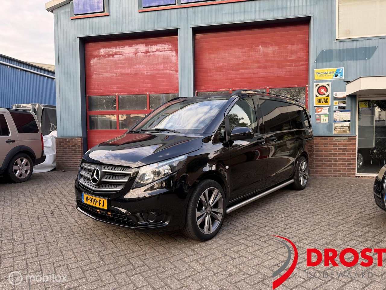 Mercedes-Benz Vito - Bestel 116 CDI 2xSchuifdeur,Lift,zwart,etc - AutoWereld.nl