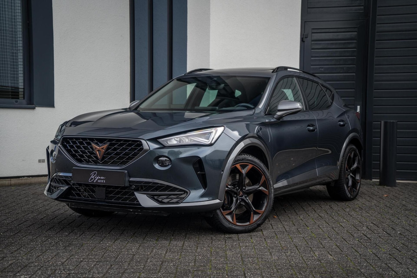 CUPRA Formentor - 1.4 e-Hybrid VZ Copper Edition 245PK PANO / CAMERA / MEMORY / SFEERVERLICHTING - AutoWereld.nl