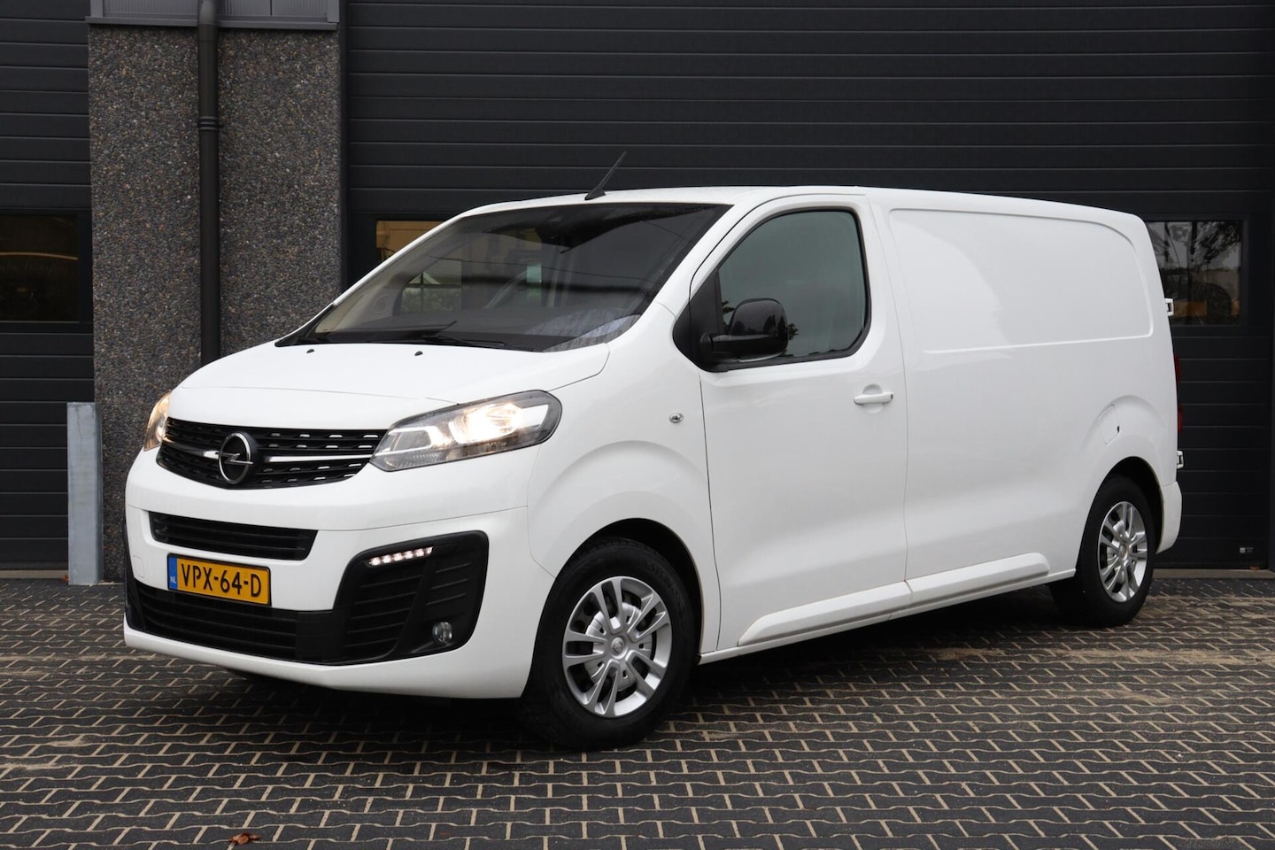 Opel Vivaro - bestel 1.5 CDTI L2H1 l KASTENINBOUW l NAVI l 360 CAMERA l CRUISE CONTROL - AutoWereld.nl