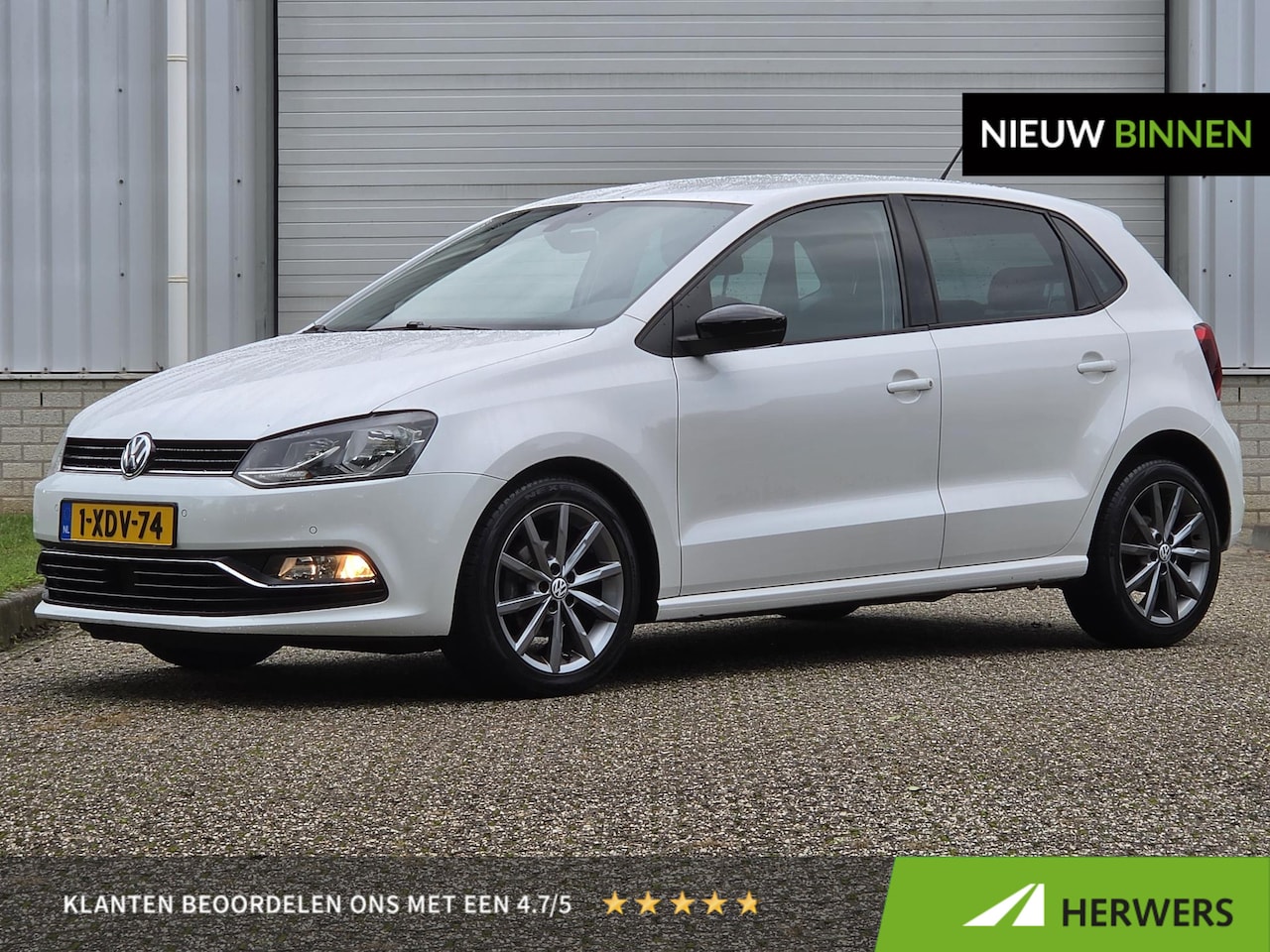 Volkswagen Polo - 1.2 TSI First Edition / Cruise Control / Airco / Sensoren Voor en Achter / Navigatie / Blu - AutoWereld.nl