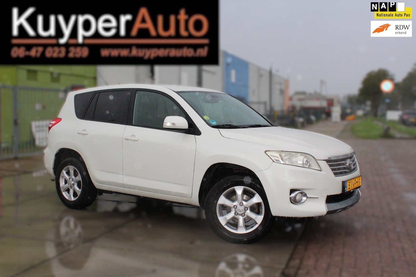 Toyota RAV4 - 2.0 VVTi Dynamic 2WD clima leder afn trekhaak navi multimedia - AutoWereld.nl