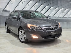 Opel Astra - 1.4 Selection