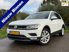 Volkswagen Tiguan - 1.4 TSI ACT Highline / Automaat / NL Auto / Elektrische trekhaak / Stoelverwarming / ACC /