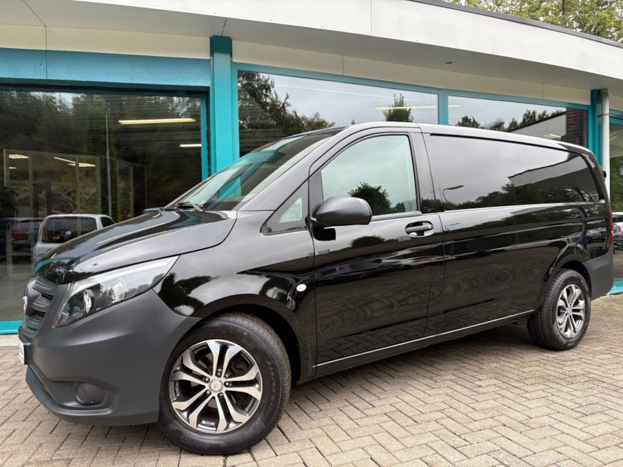 Mercedes-Benz Vito - 114 CDI RWD LANG Airco, Cruise, 17Inch, TrHaak - AutoWereld.nl