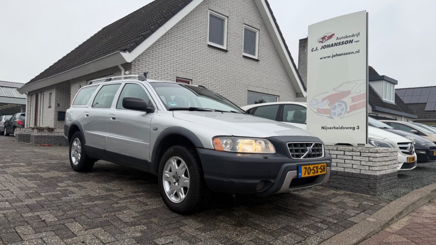 Volvo XC70 - 2.5 T Momentum 2.5 T Momentum - AutoWereld.nl