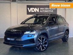 Skoda Karoq - 1.5 TSI Sportline Business Pano DCC Trekhaak ACC 19''
