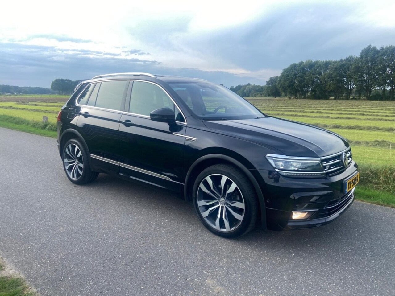 Volkswagen Tiguan - 1.5 R-LINE