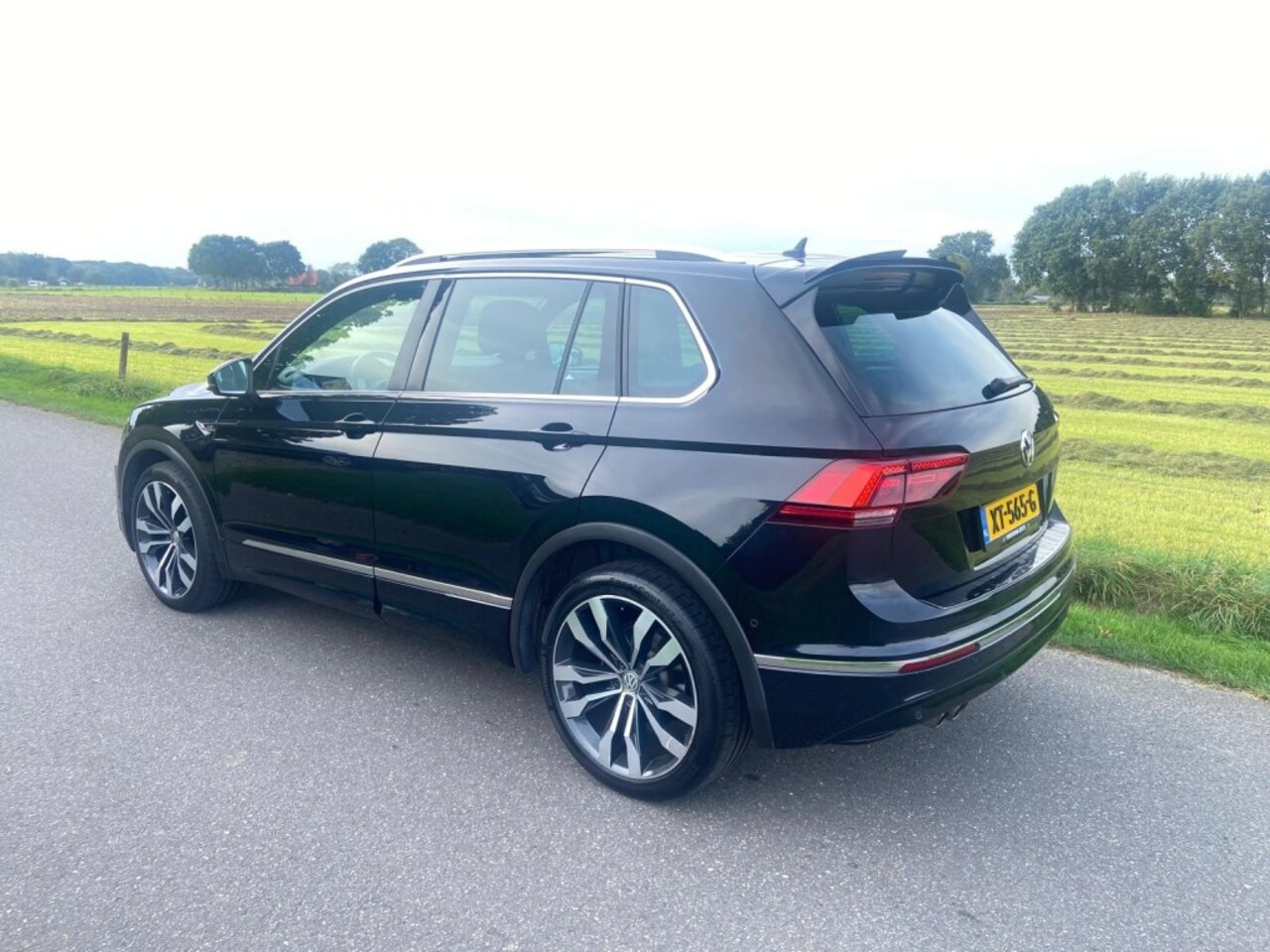 Volkswagen Tiguan - 1.5  R-LINE