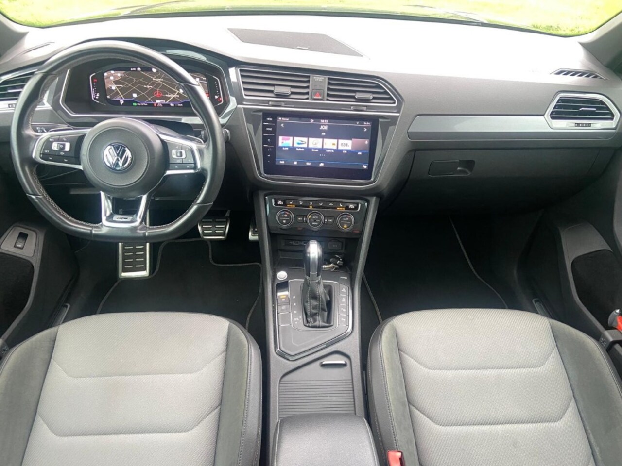 Volkswagen Tiguan - 1.5  R-LINE