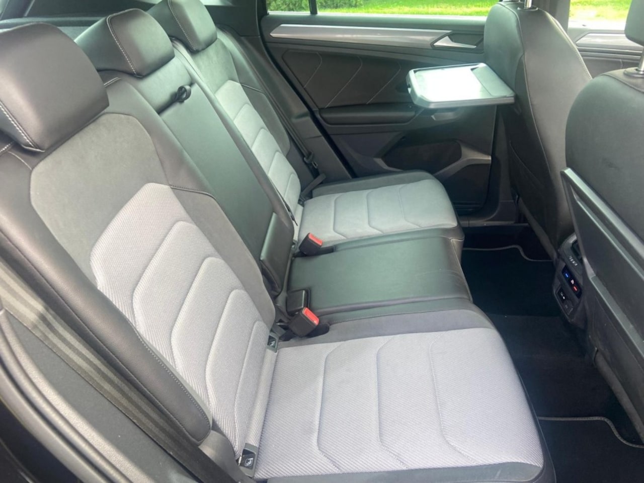 Volkswagen Tiguan - 1.5  R-LINE