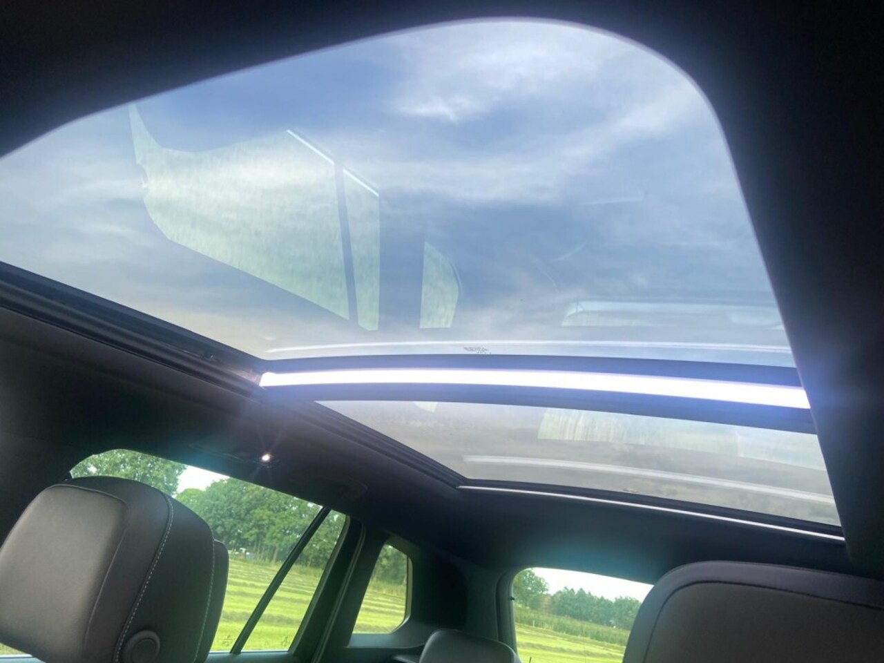 Volkswagen Tiguan - 1.5  R-LINE