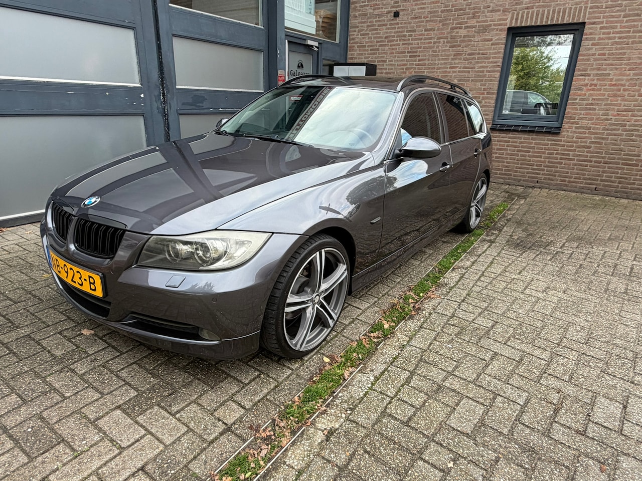BMW 3-serie Touring - 325i Executive AUT., Navi, Pano - AutoWereld.nl