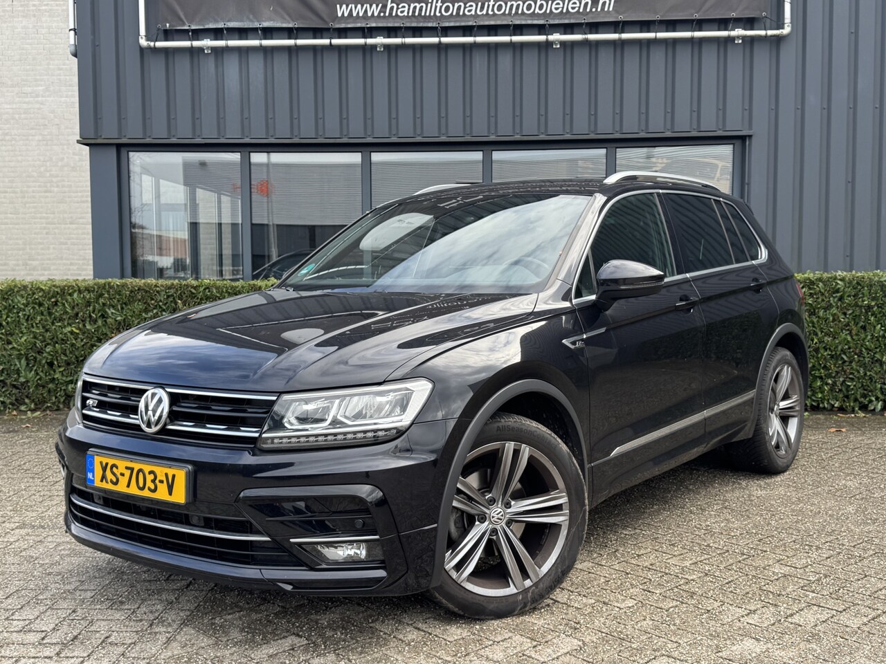 Volkswagen Tiguan - 1.5 TSI 131pk R-Line Comfortline Business Virtual Led  trekhaak 19" NL Auto 166dkm!! - AutoWereld.nl
