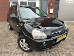 Hyundai Tucson - 2.0i Active / Leder / Stoelverw / clima / LM