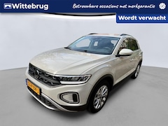 Volkswagen T-Roc - 1.0 TSI 115pk Life Edition / Navigatie by APP / Camera / LM 17 inch / Climate control / LE