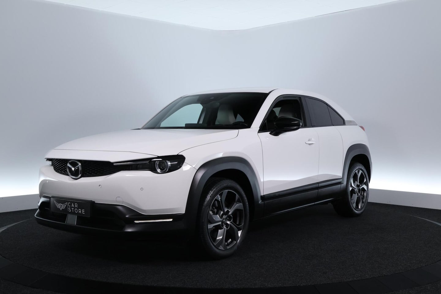 Mazda MX-30 - e-SkyActiv 145 Luxury 36 kWh |CAMERA|HUD|ST+STUUR VWM|ACC| - AutoWereld.nl
