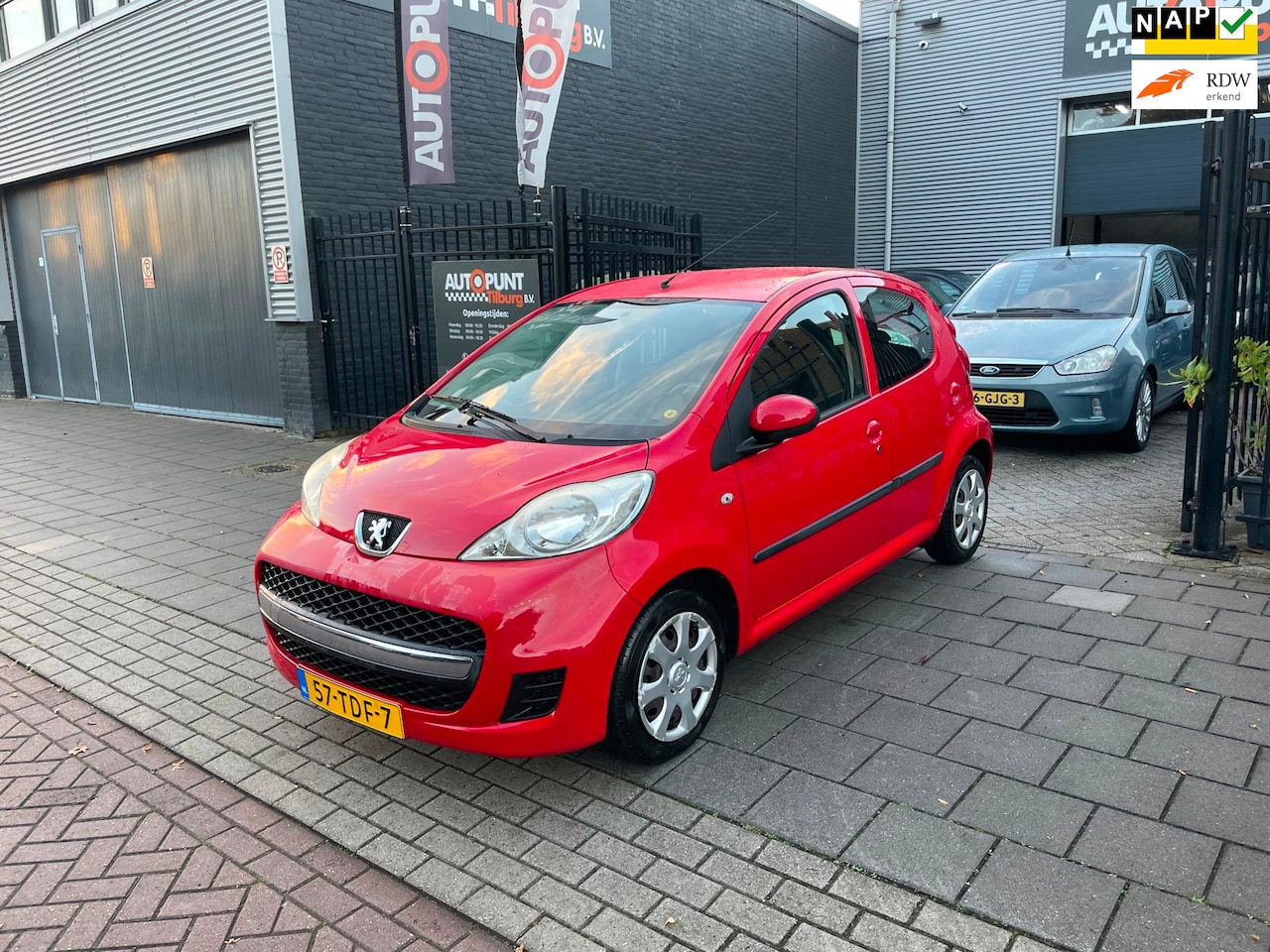 Peugeot 107 - 1.0-12V XS 1e Eigenaar! Airco NAP APK 1 Jaar - AutoWereld.nl