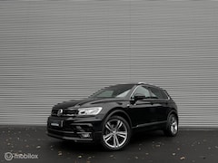 Volkswagen Tiguan - 1.5 TSI ACT Highline Business R | Pano | Elek trekhaak | Carplay | LED | ACC | Stoelmassag