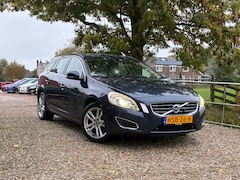 Volvo V60 - 2.0T Summum | Automaat + Leder + Cruise + Clima nu € 7.975,