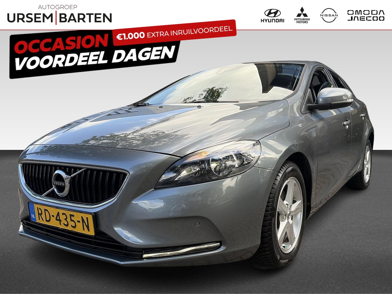 Volvo V40 - 2.0 T2 R-Design | Unieke kmstand! | Trekhaak | Airco (automatisch) | Cruise control | DAB - AutoWereld.nl