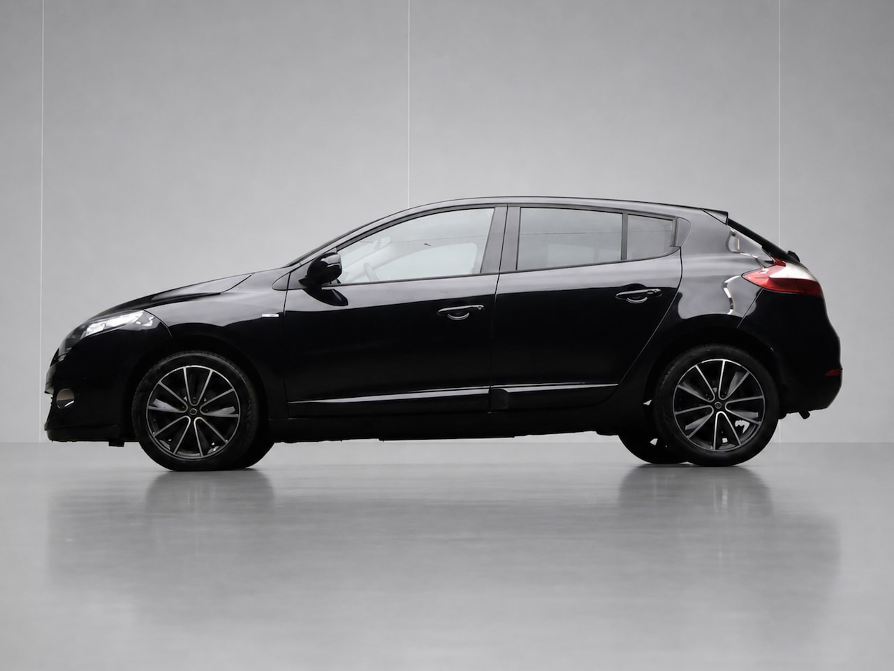 Renault Mégane - 1.2 TCe GT-Line Bose (NAVI,LED,CRUISE,CLIMATE,SPORTSTOELEN,NIEUWE APK,NETTESTAAT) - AutoWereld.nl