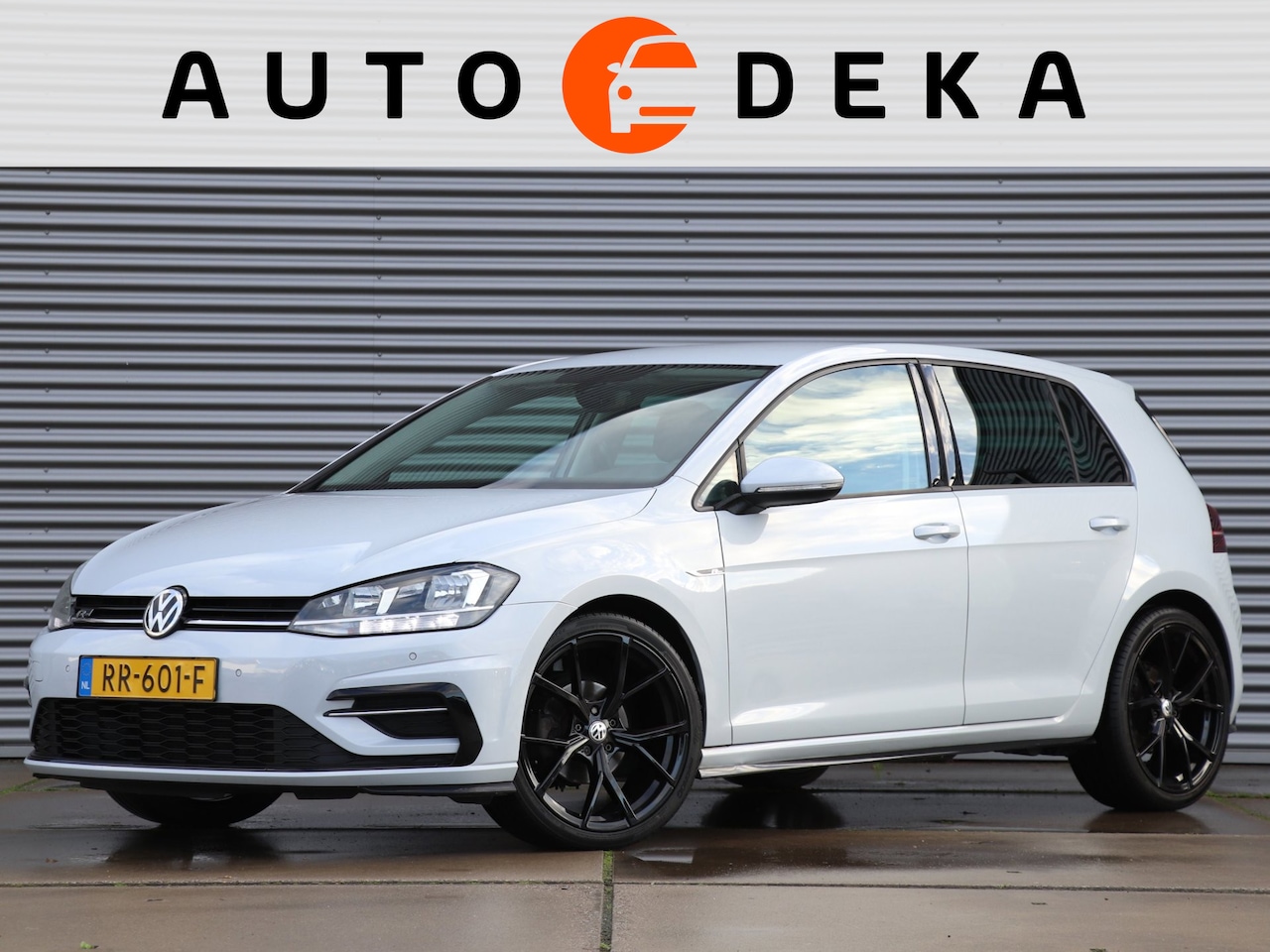 Volkswagen Golf - 1.0 TSI Highline Business R-Line Automaat *Stoelverw.* - AutoWereld.nl