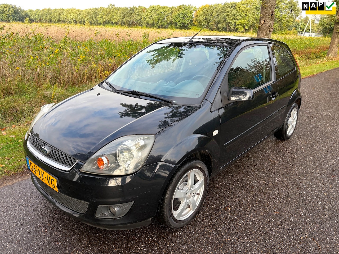 Ford Fiesta - 1.4-16V Futura NIEUWE APK/Airco/Lichtmetaal/Rijdt perfect - AutoWereld.nl