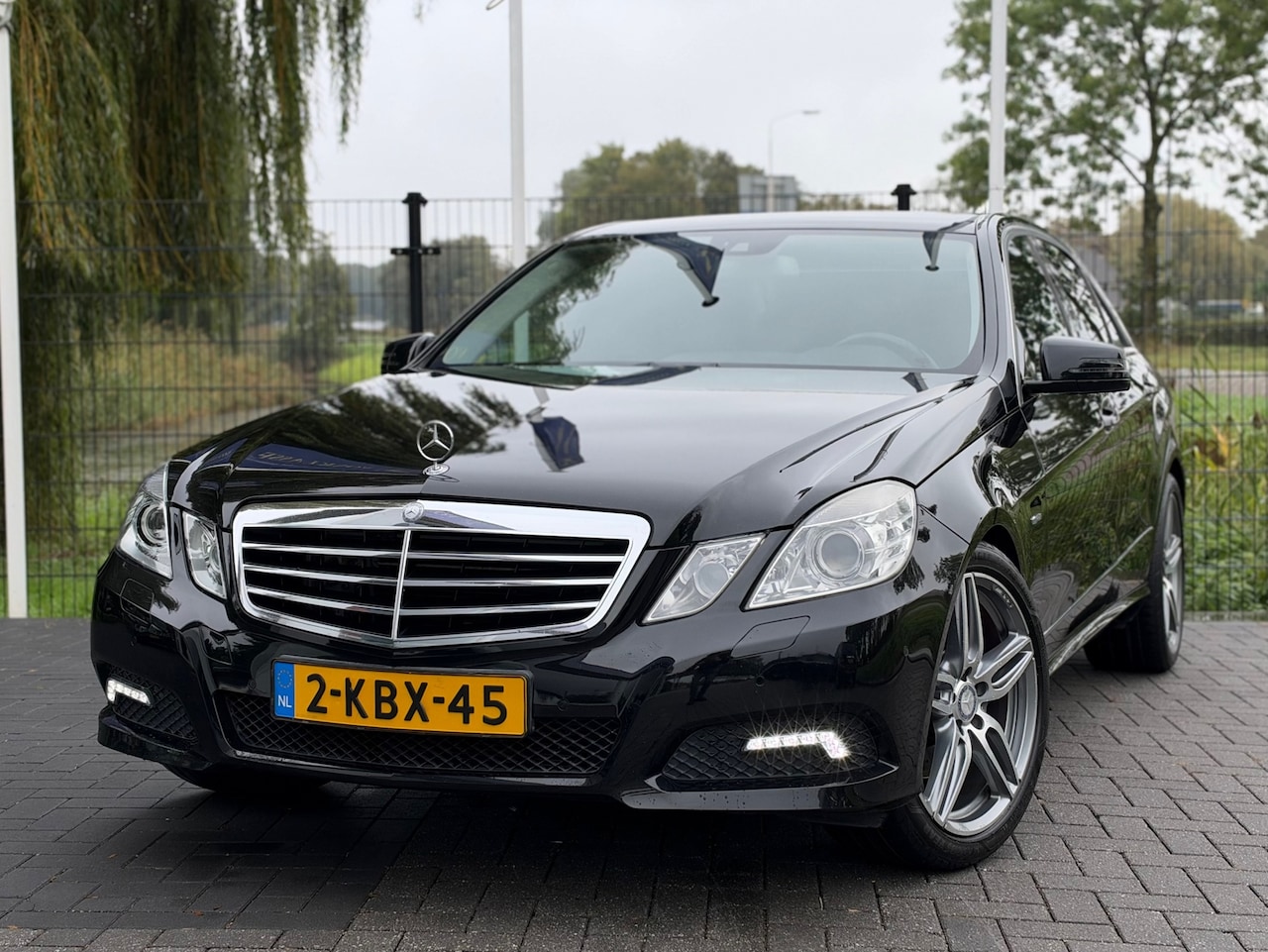 Mercedes-Benz E-klasse - 350 CGI Avantgarde AUT / CLIMA / CRUISE / PDC / LEDER / TREKHAAK - AutoWereld.nl