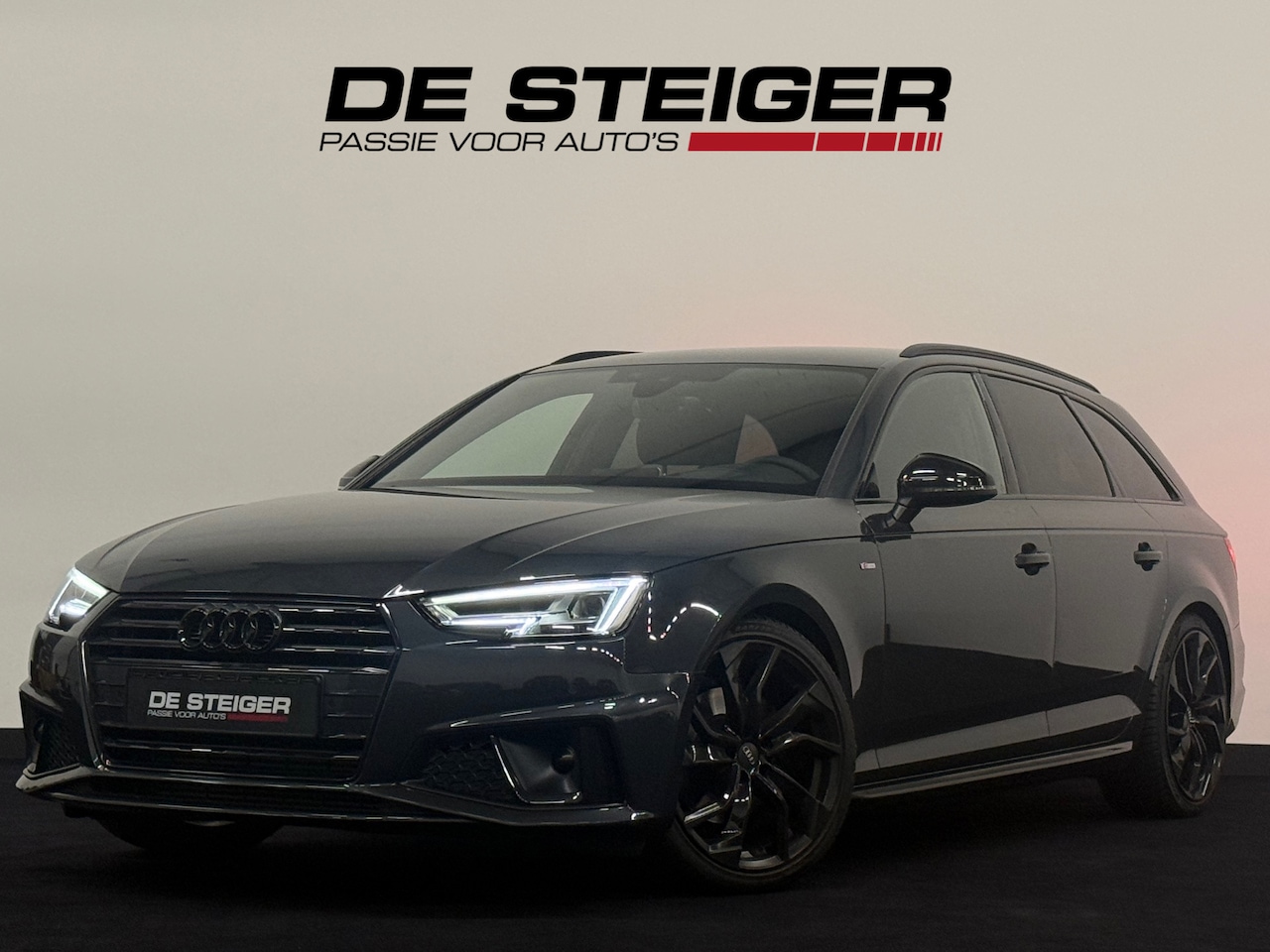 Audi A4 Avant - 40 TFSI 190 PK S line black edition Headup Trekhaak Camera Keyless - AutoWereld.nl