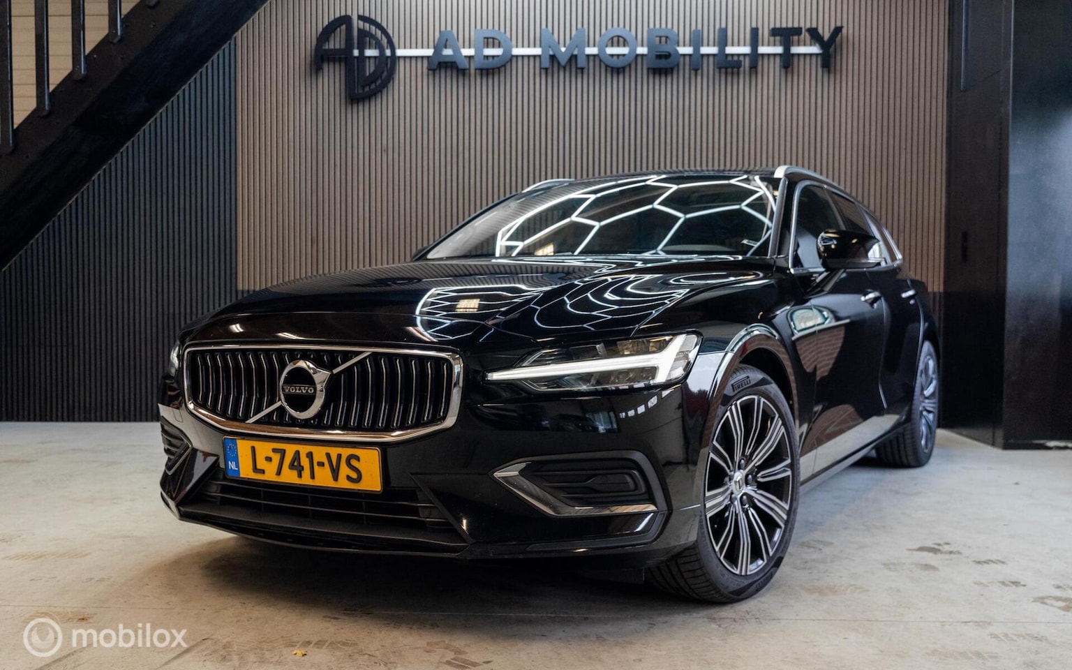 Volvo V60 - 2.0 T5 Inscription 2.0 T5 Inscription 250 PK, PANO, HEAD-UP, MEMORY - AutoWereld.nl