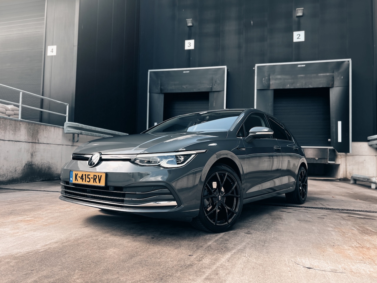 Volkswagen Golf - 1.5 eTSI Style Golf 1.5 eTSI Style | Stoelverwarming | Camera | Carplay | Massage | Adaptieve Cruisecontr - AutoWereld.nl