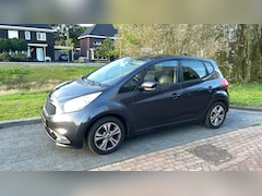 Kia Venga - 1.4 CVVT Summer Edition Schuifdak met zonnescherm, trekhaak (fietsendrager gebruikt)