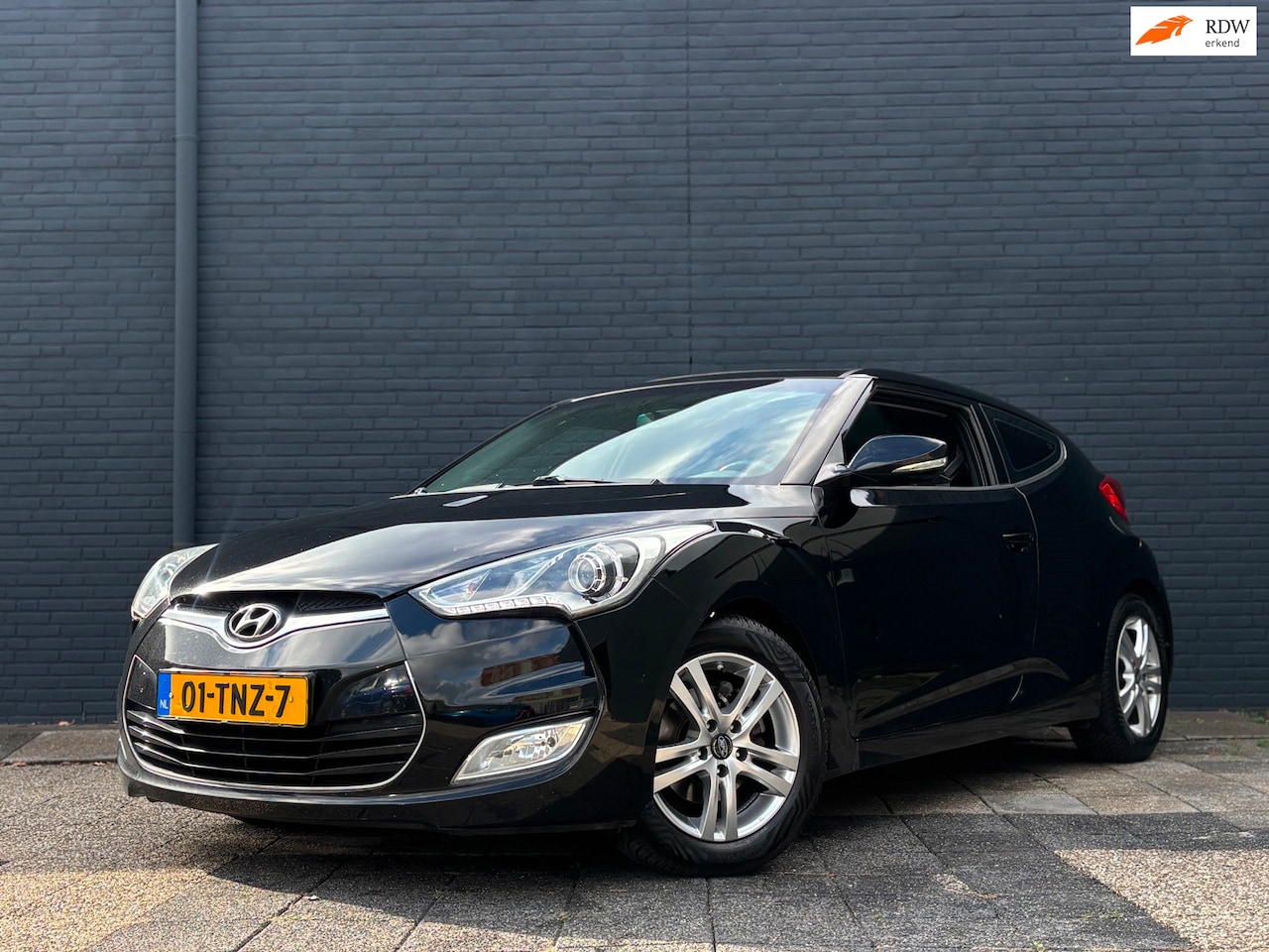 Hyundai Veloster - 1.6 GDI i-Catcher | Pano | Schuifdak | Camera - AutoWereld.nl