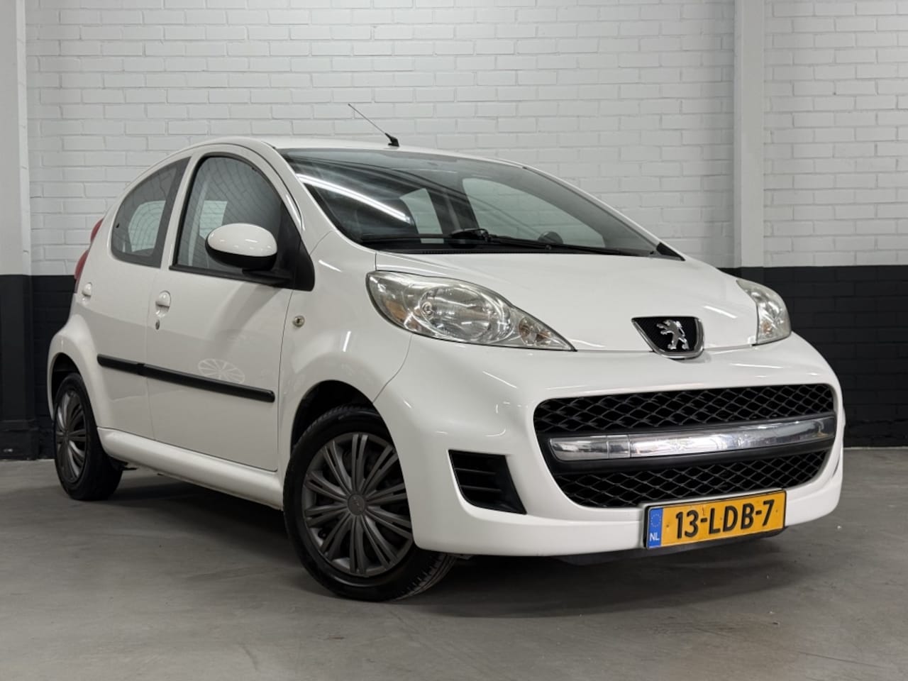 Peugeot 107 - 1.0-12V XR Carplay, Airco, Elektr. ramen... - AutoWereld.nl