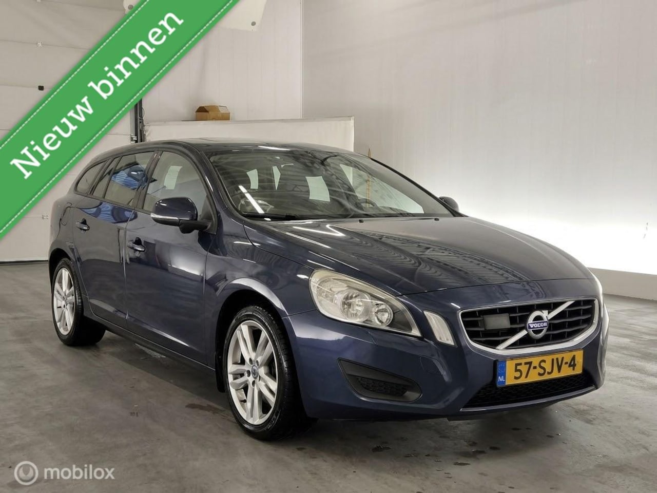 Volvo V60 - T4 AUTOMAAT | Schuifdak | NAP | Trekhaak | Navi - AutoWereld.nl