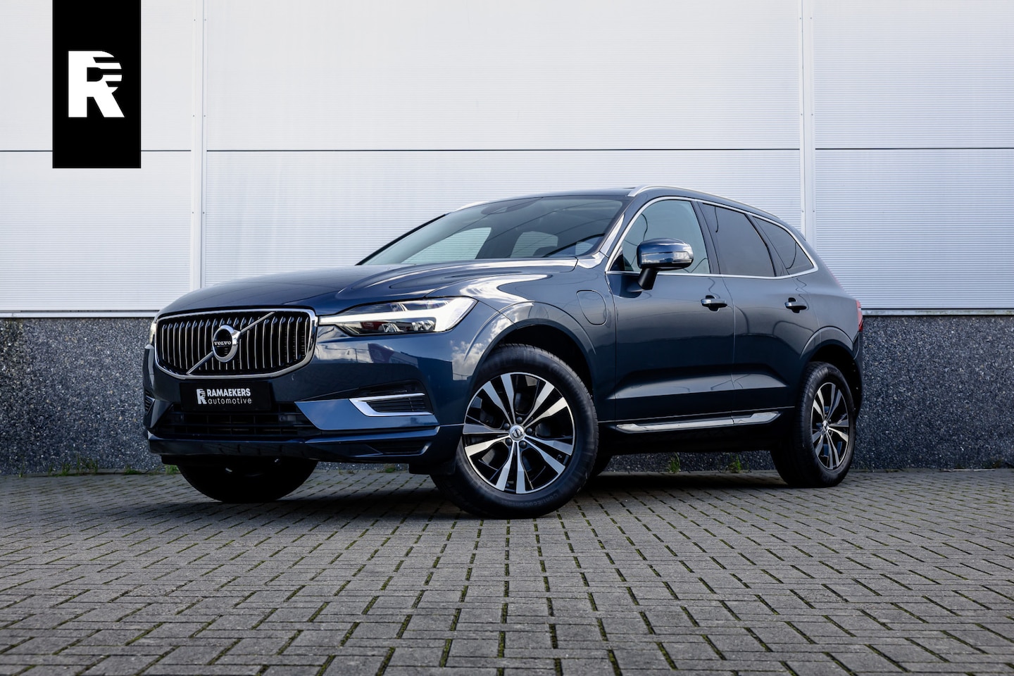 Volvo XC60 - 2.0 Recharge T6 AWD Panorama / Stoelverwarming / Camera / - AutoWereld.nl